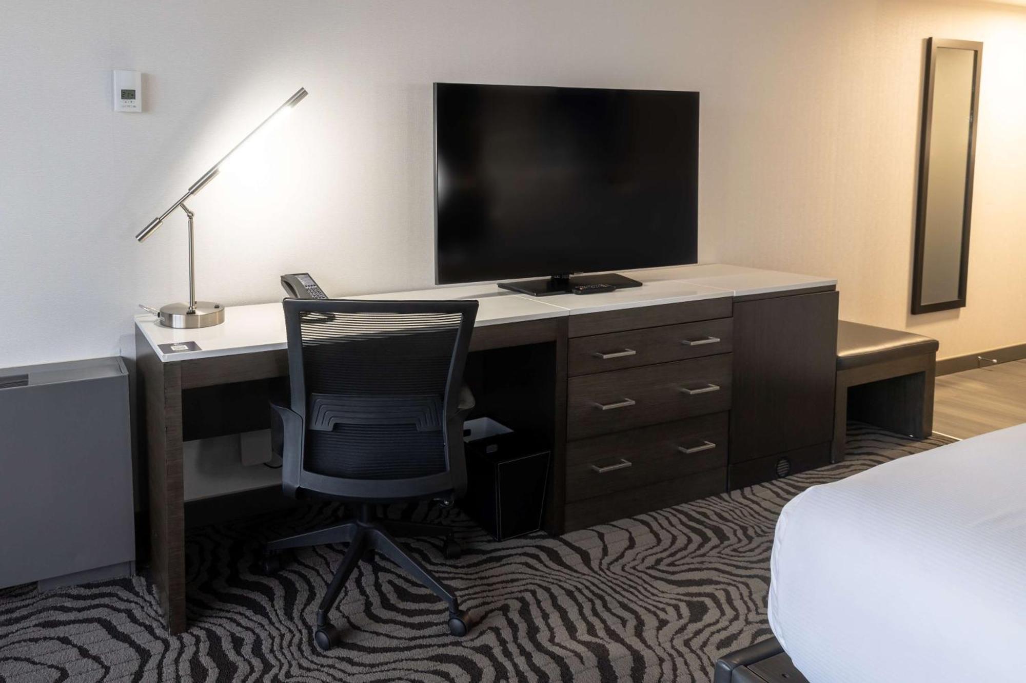 แคลเรียน โฮเต็ล แอนด์ คอนเฟอเรนซ์ เซ็นเตอร์ กัลกรี Hotel คาลการี ภายนอก รูปภาพ