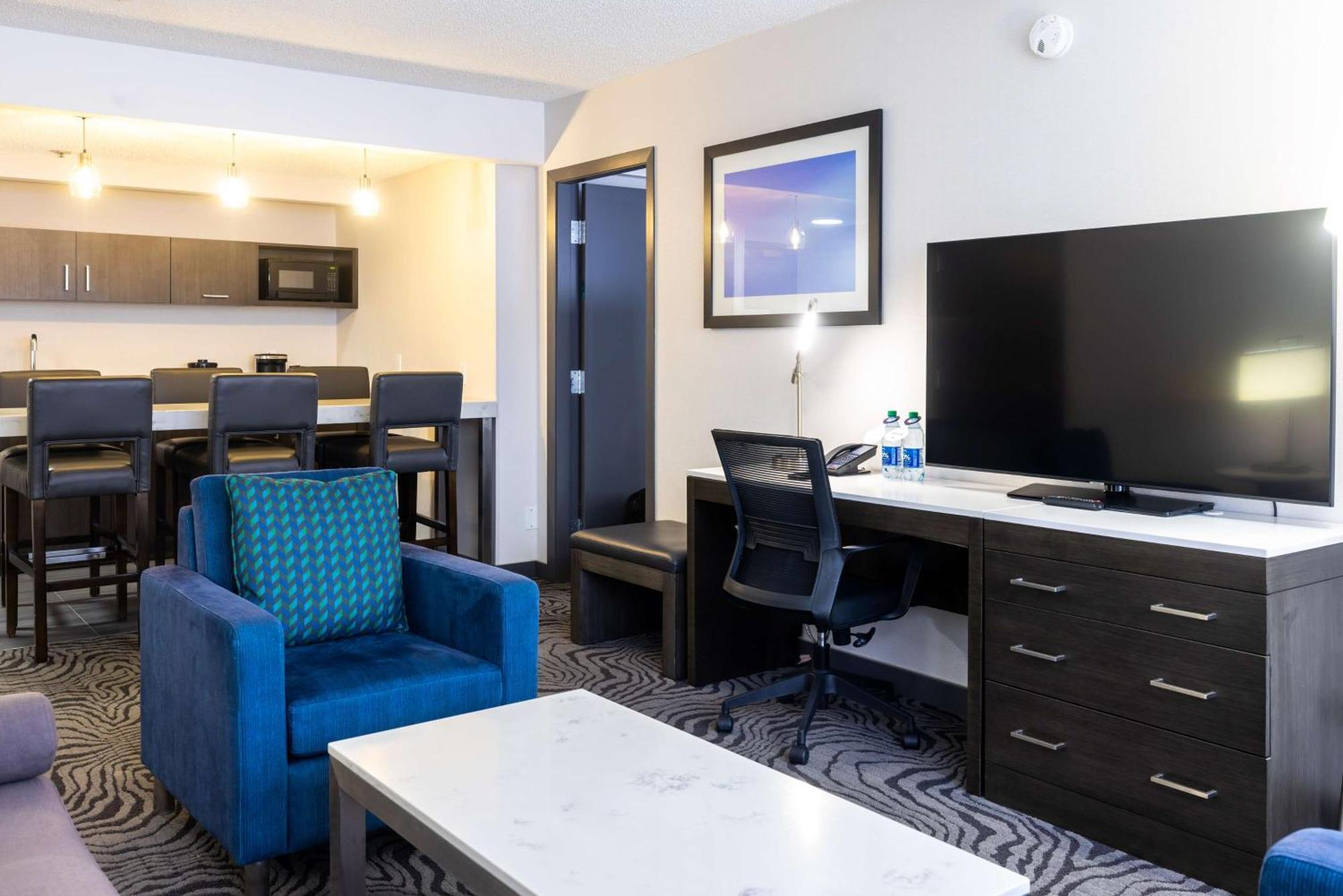 แคลเรียน โฮเต็ล แอนด์ คอนเฟอเรนซ์ เซ็นเตอร์ กัลกรี Hotel คาลการี ภายนอก รูปภาพ